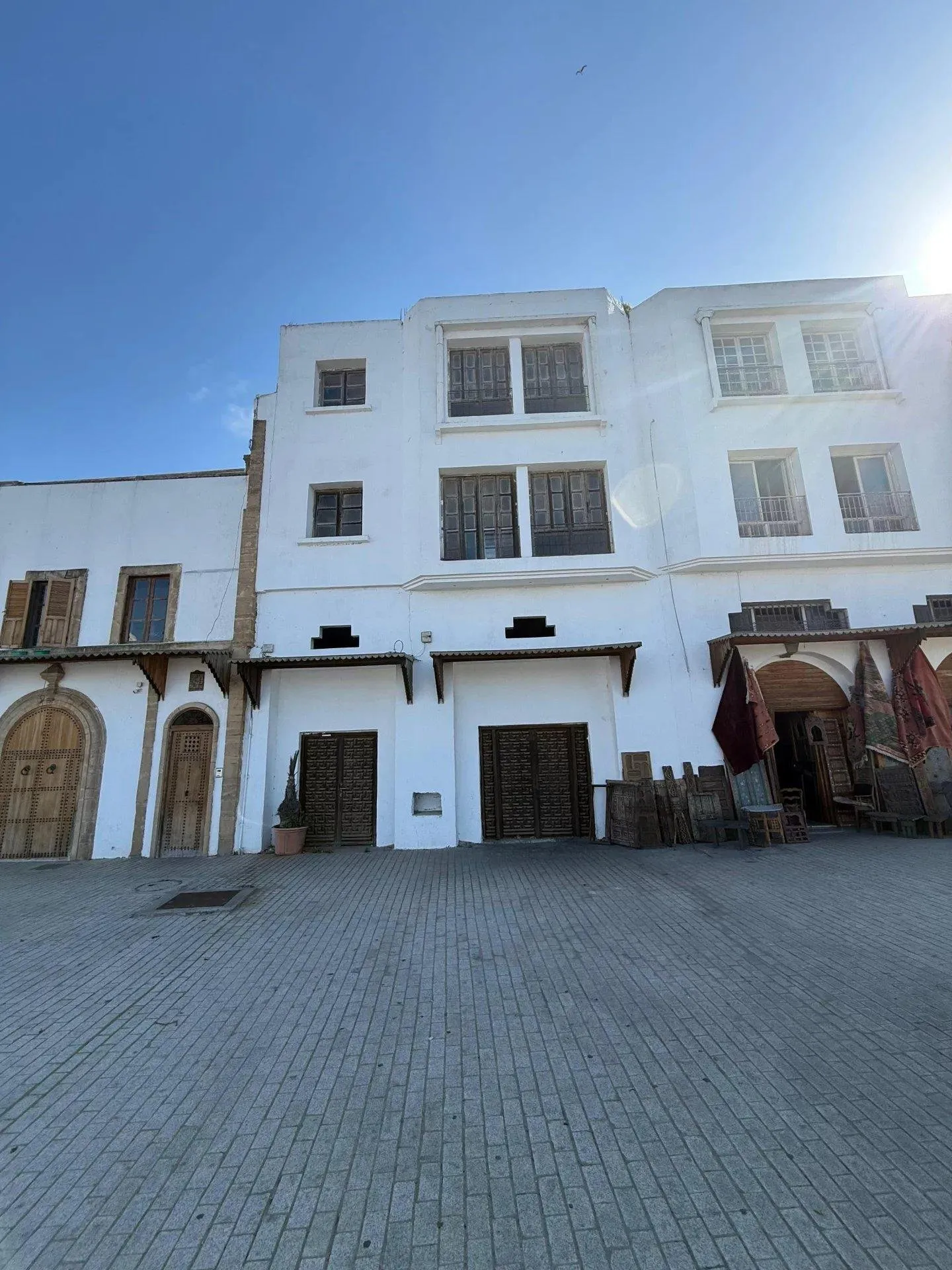 Local Commercial et Immeuble R+2 avec Autorisation pour Activité Commerciale - الرباط