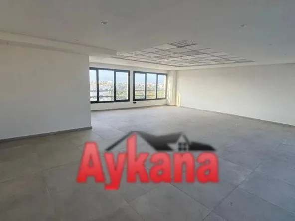 Vente Plateau Bureau Haut de Gamme à Rabat Bas Agdal - الرباط