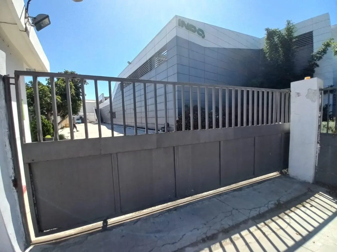 Unité en vente à la zone industrielle de mghogha - طنجة (3)