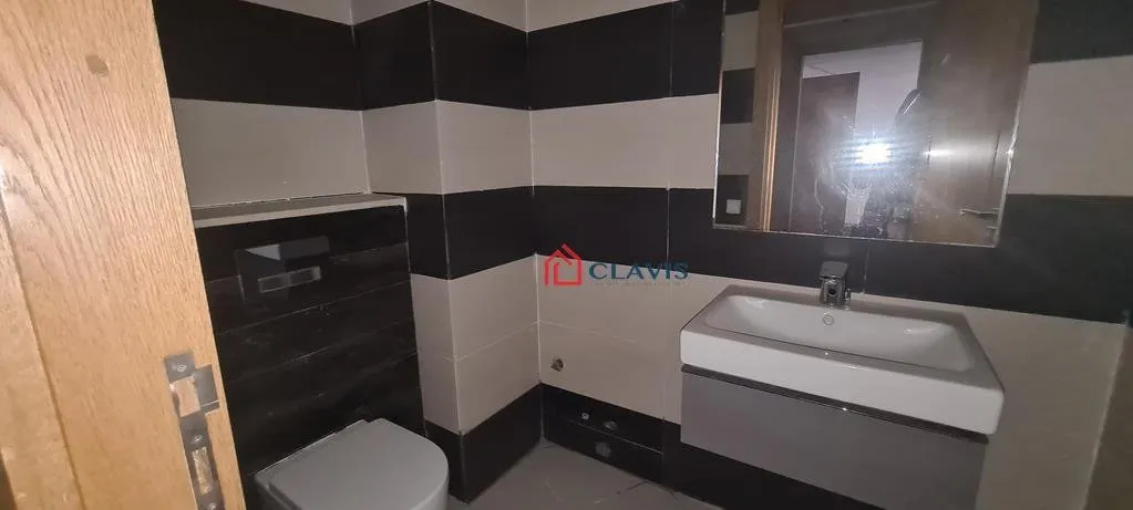 plateau  en vente sur Abdelmoumen - الدار البيضاء (3)