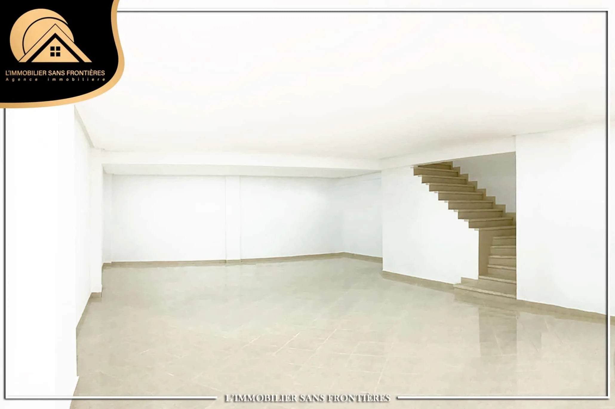 Local commercial à vendre – Route de Safi, Marrakech – 239 m² avec mezzanine et sous-sol - مراكش