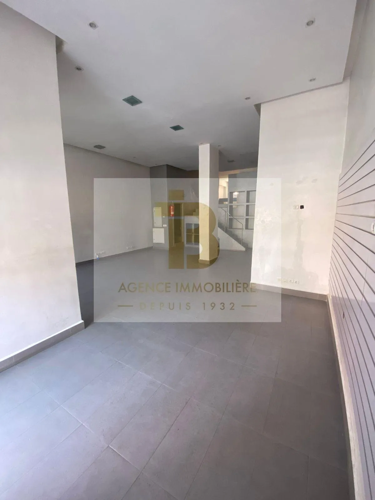 Trés Beau local commercial a vendre - مراكش