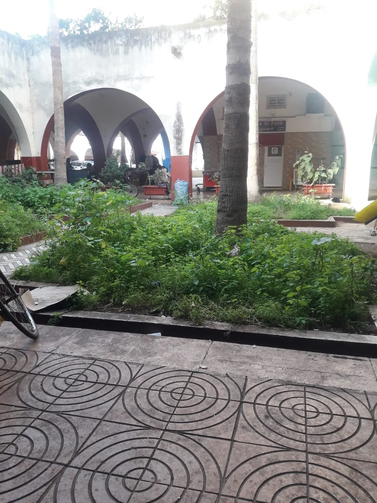 Un local commercial en vente à Hay El Fath - الرباط (2)