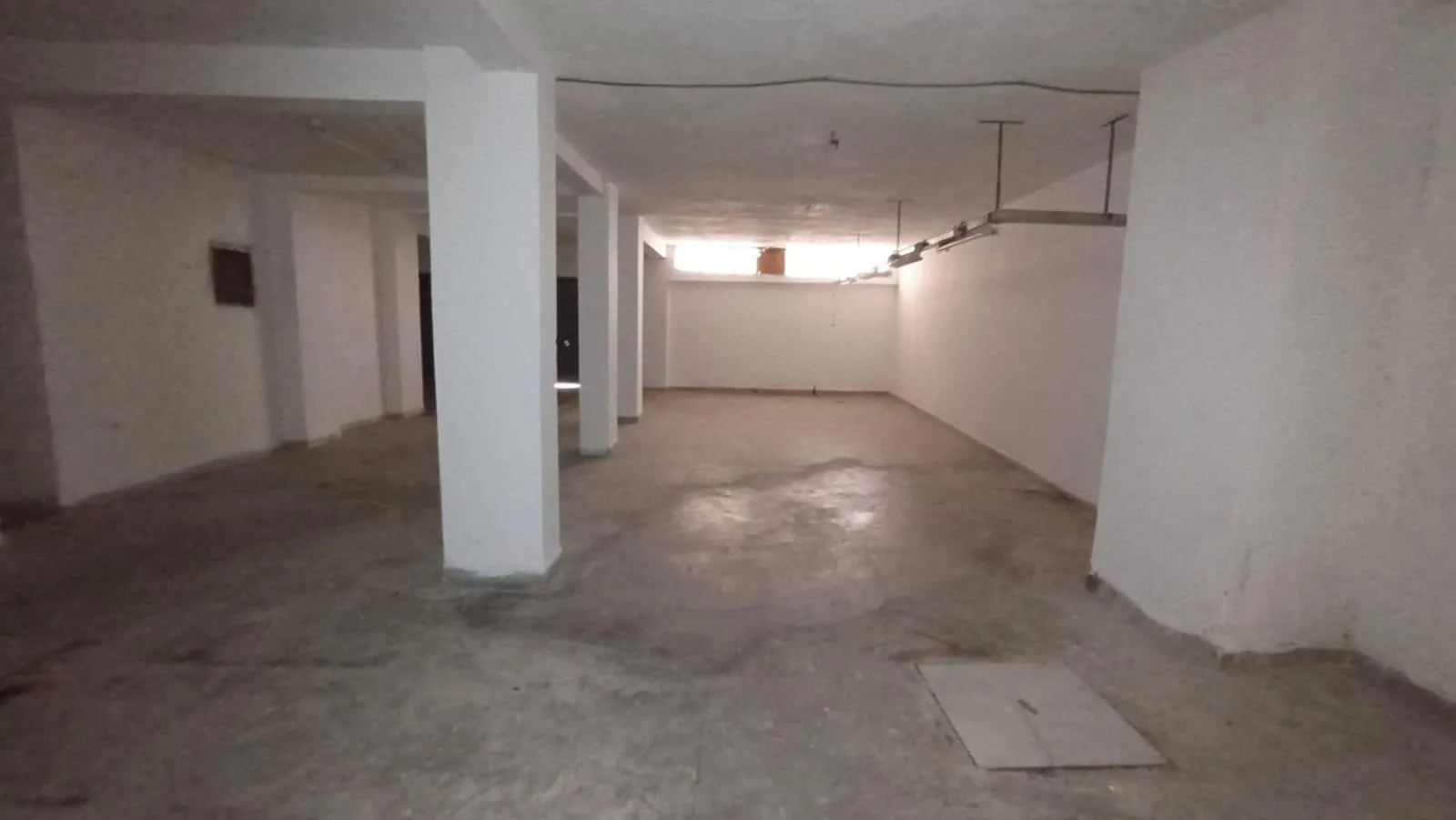 Local pour la vente sur avenue la marche verte - طنجة (3)