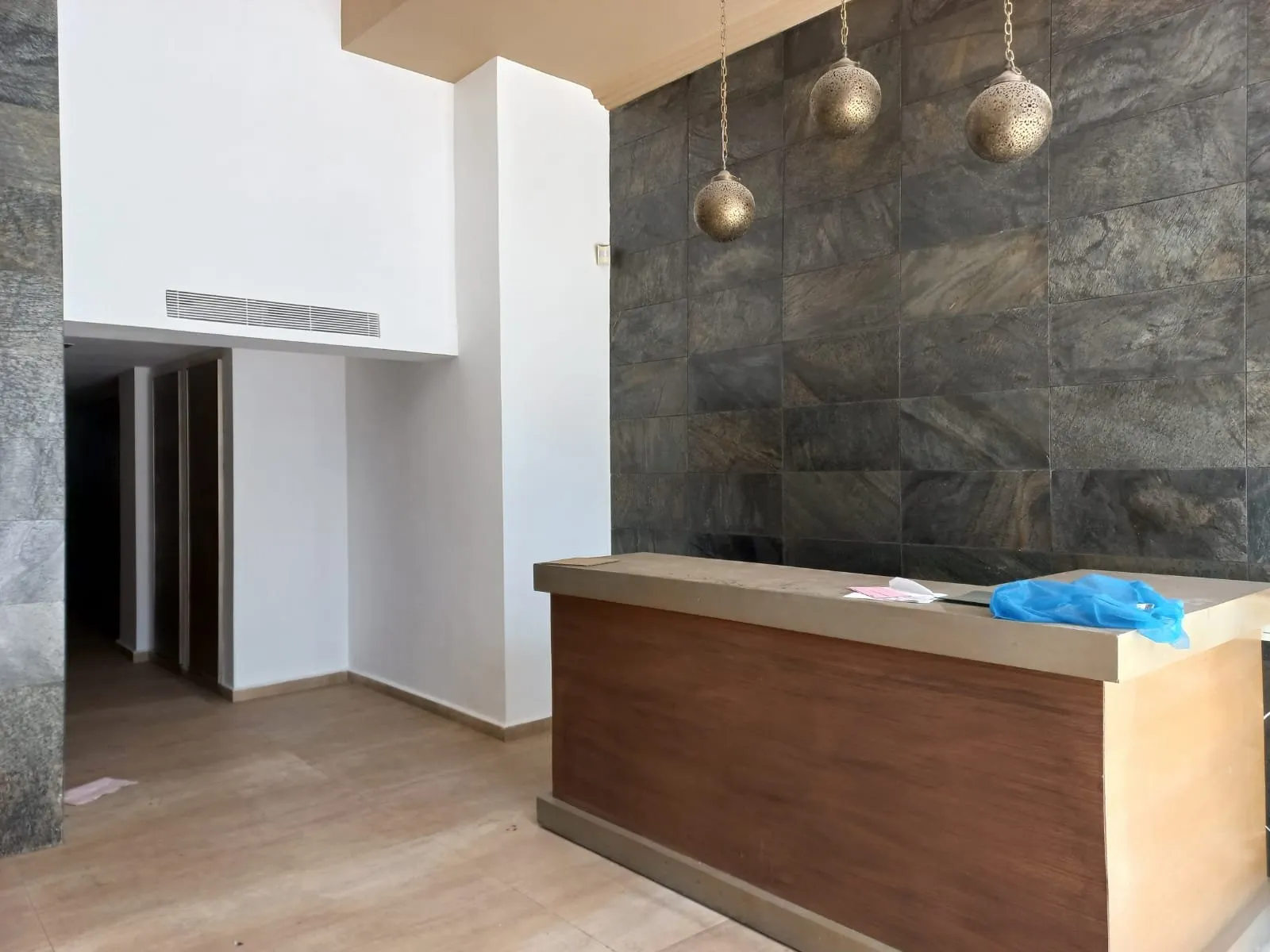 Local commercial en vente à Hay Riad - الرباط (2)