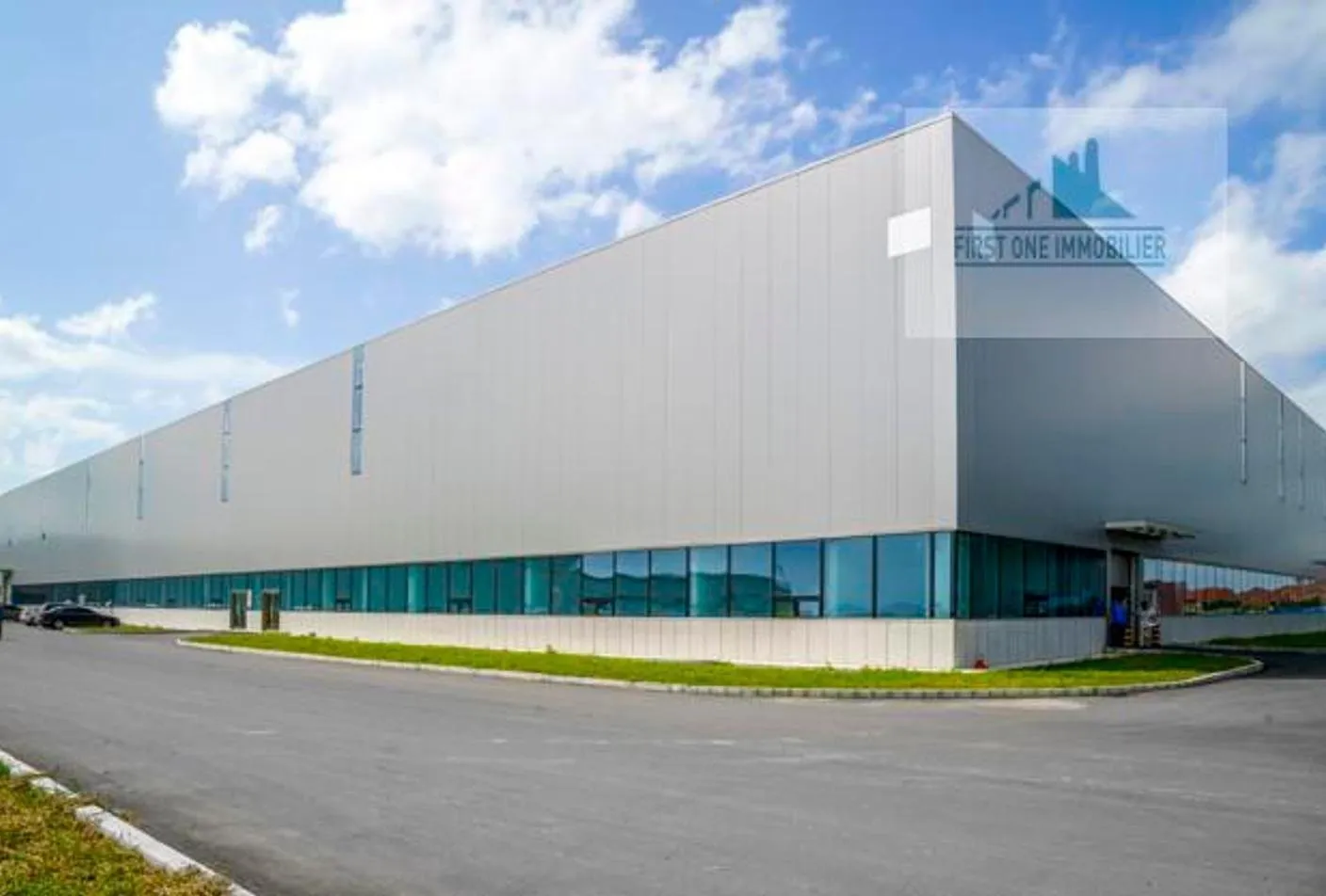 USINE 13000m2 dont 7800 m2 hangar - الدار البيضاء