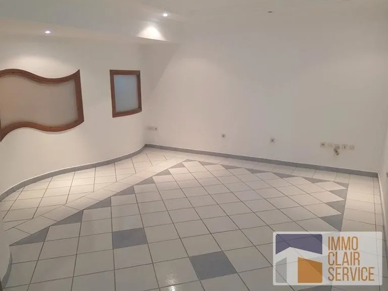 Vente d'un bureau bien placé sur Bd Abdelmoumen - الدار البيضاء (3)