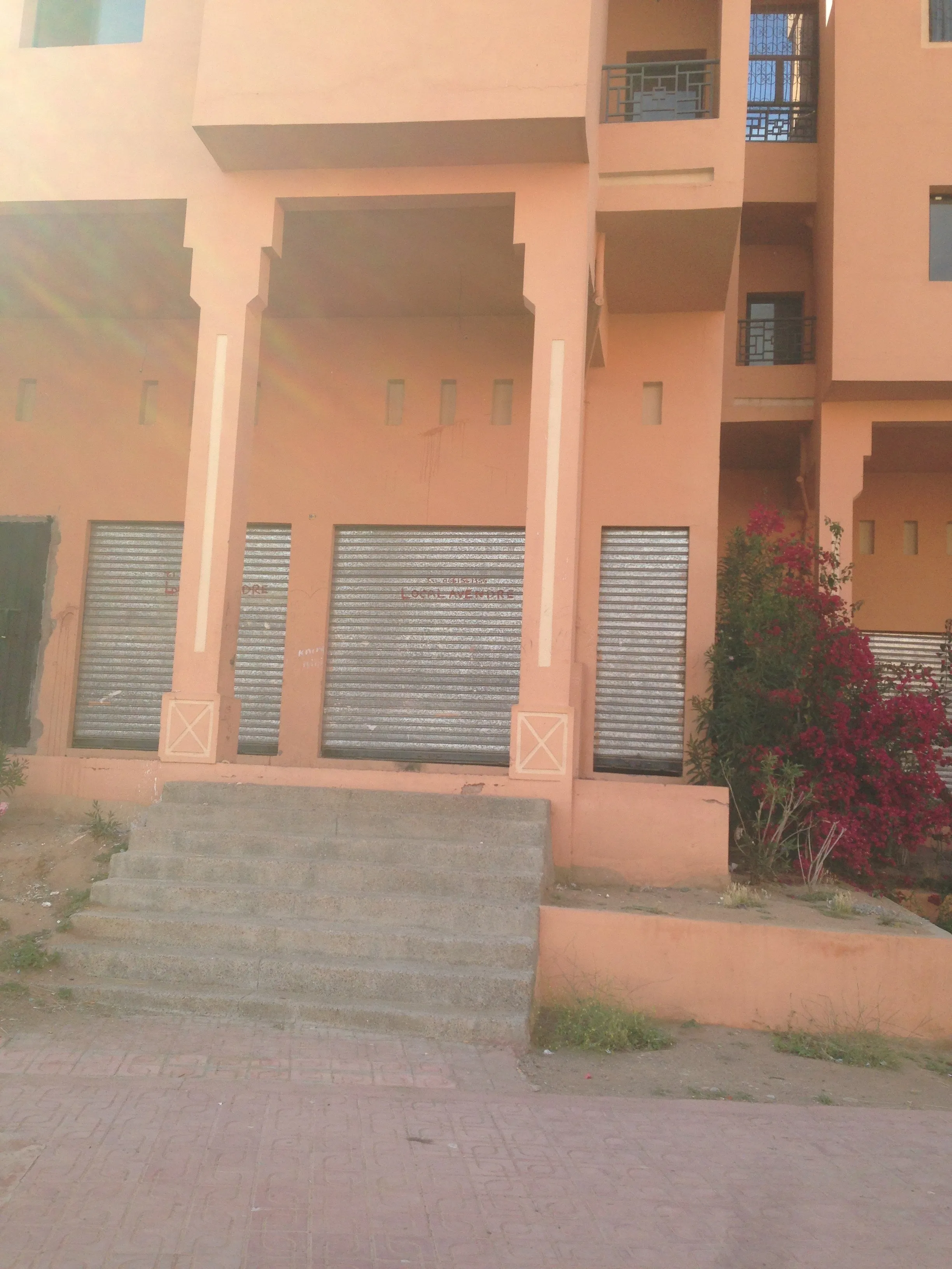 Vente magasin sur grand boulvard à tamansourt marrakech - مراكش