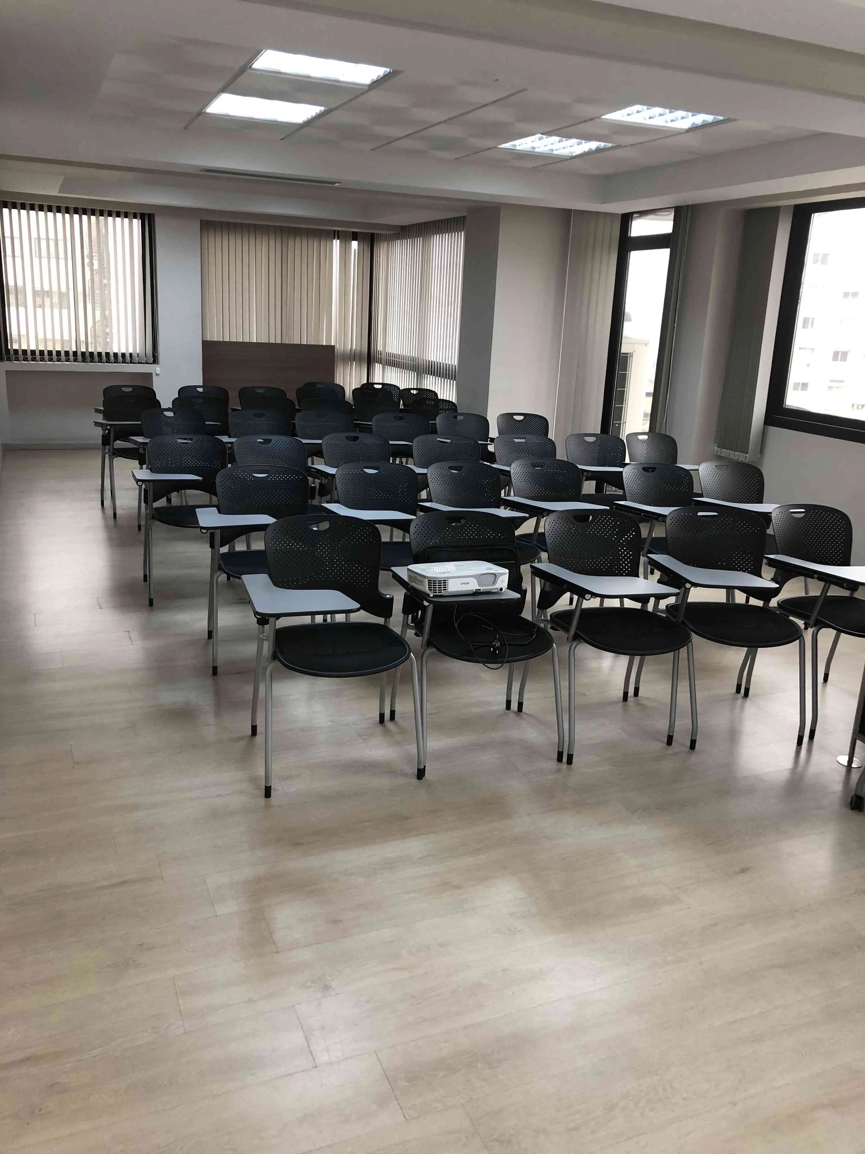 (Belle opportunité) BUREAU A VENDRE/LOUER - الدار البيضاء (4)