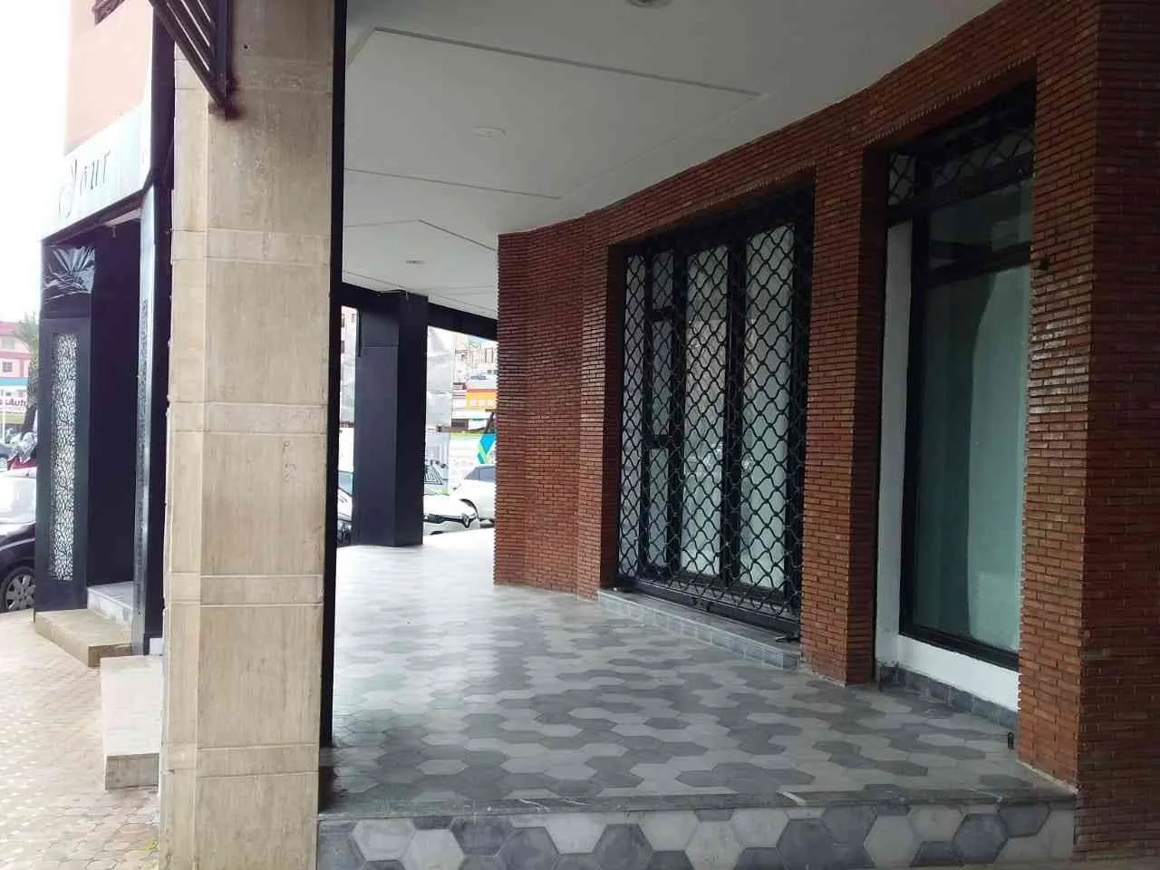 Local commercial en vente de 274 m² à Guéliz - مراكش (2)