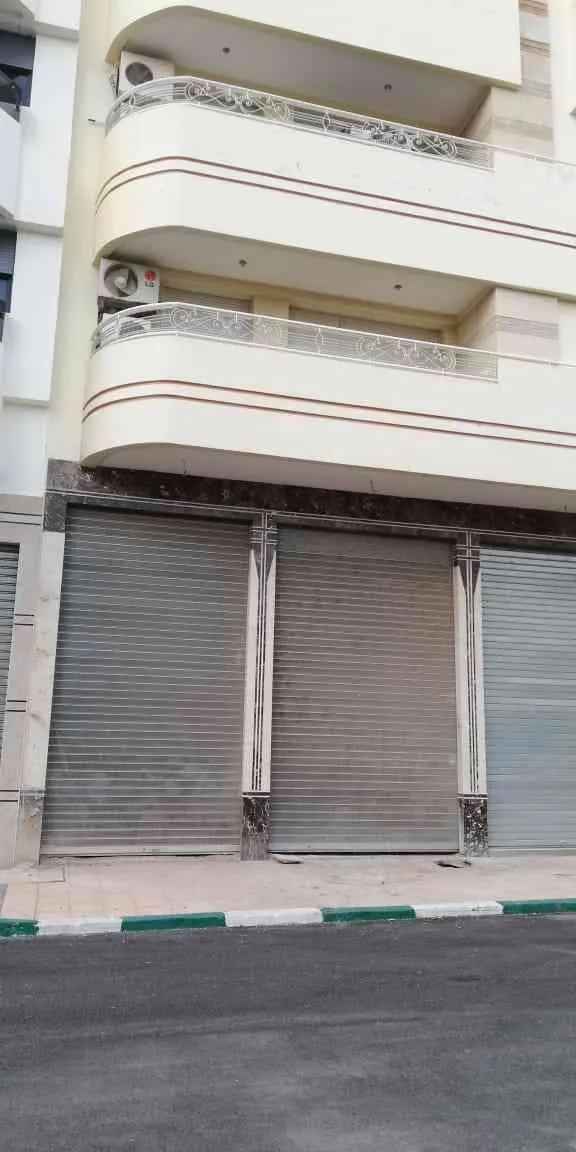 Garage de 130 m2 à route immouzer - فاس (2)