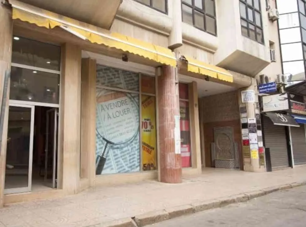 Local commercial à vendre en plein cœur du quartier commercial à Fès - طنجة (2)