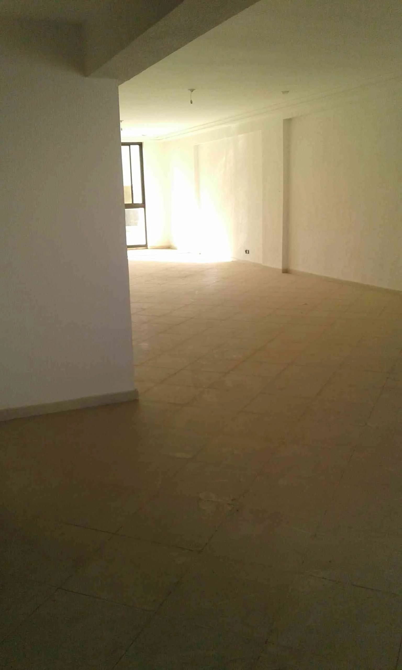 Bureau de 84 m2 a 2 façades avec l ascenseur - طنجة (2)