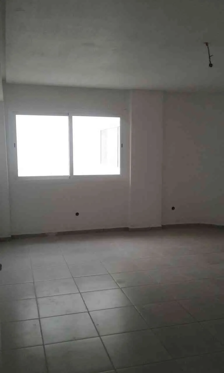 école 500 m2 bien situé a coté de clinique razi - فاس (2)
