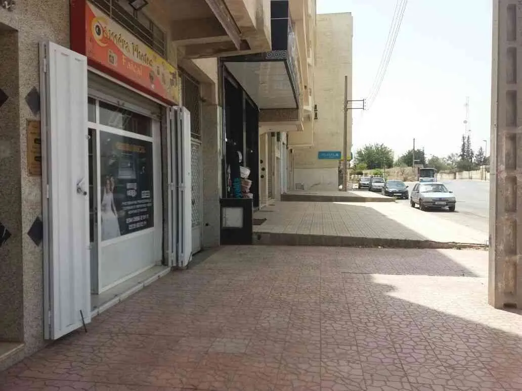 en face de la clinique ryad magasin a un bon prix - طنجة