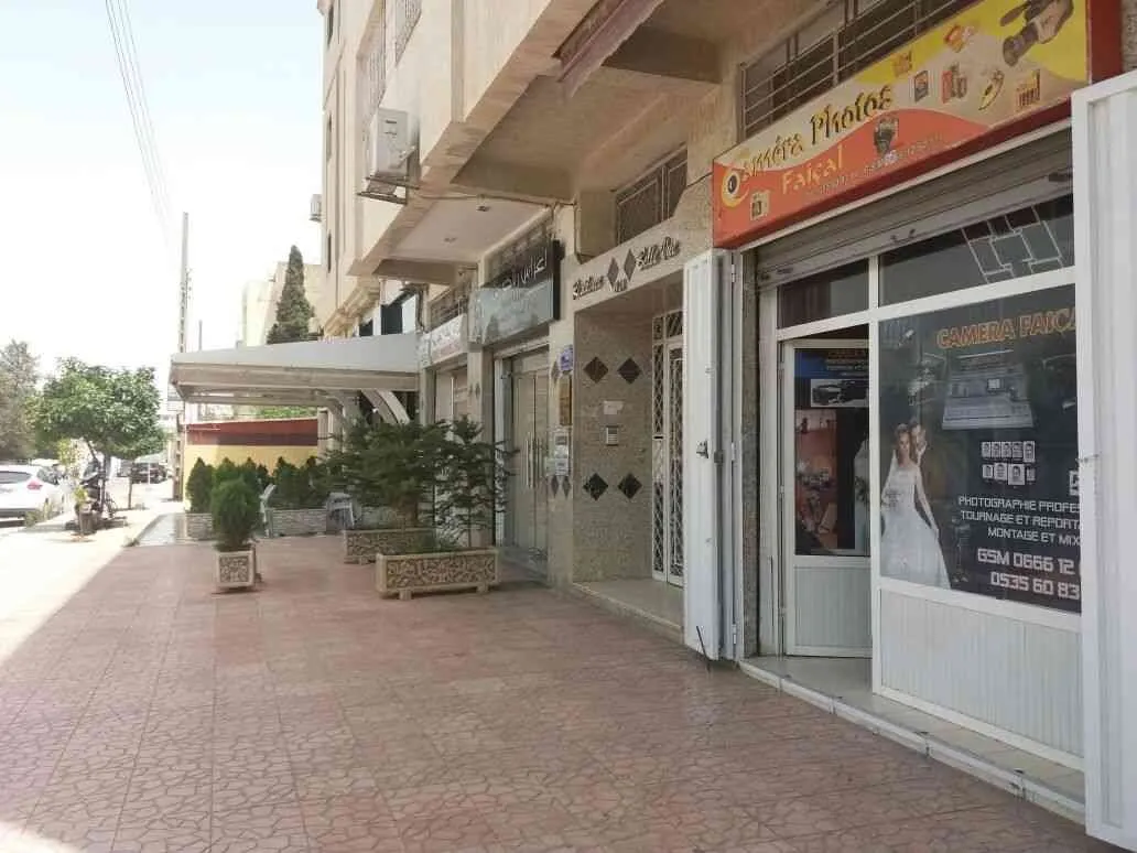 en face de la clinique ryad magasin a un bon prix - طنجة (2)