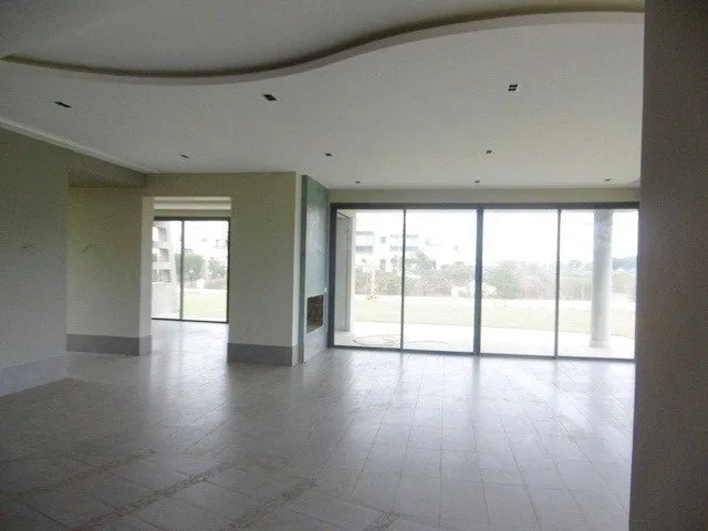 Local commercial de 875 m² Dar Bouazza - الدار البيضاء (3)
