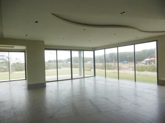 Local commercial de 875 m² Dar Bouazza - الدار البيضاء (2)