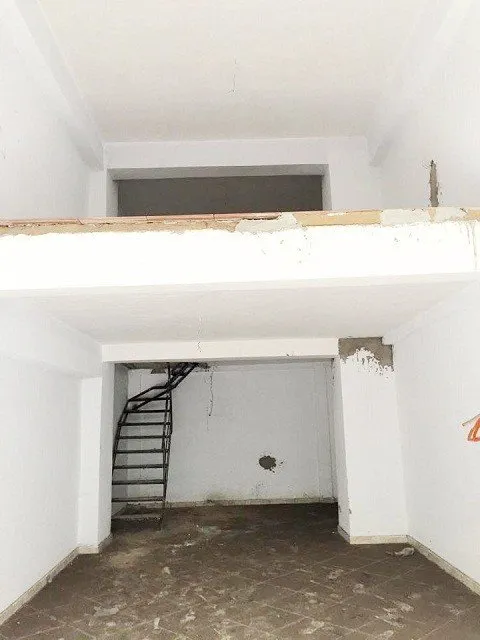 Local commercial de 139 m² Triangle d'Or - الدار البيضاء