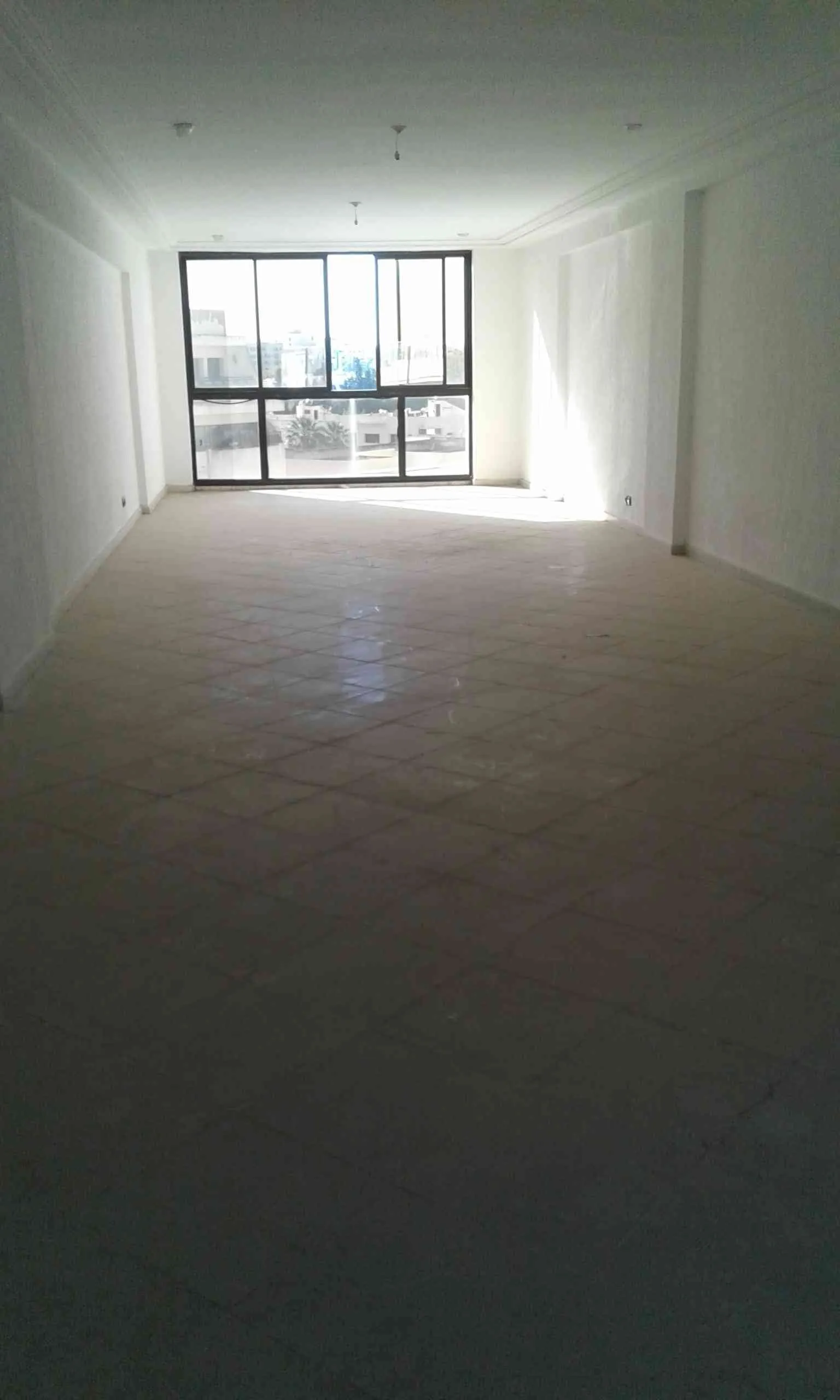 84 m2 bureau à deux façades - طنجة