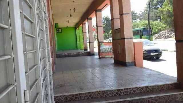 Local commercial 15 m2 à Benslimane - بن سليمان