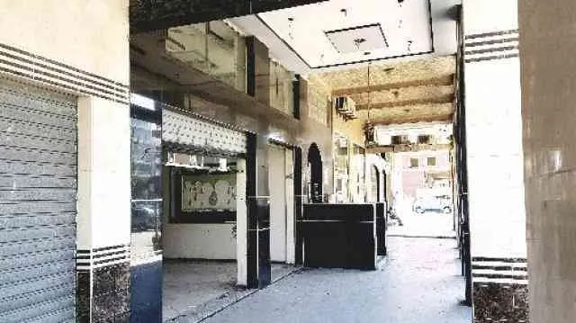 بيع المفتاح زائد كراء محل تجاري 130متر - طنجة (2)