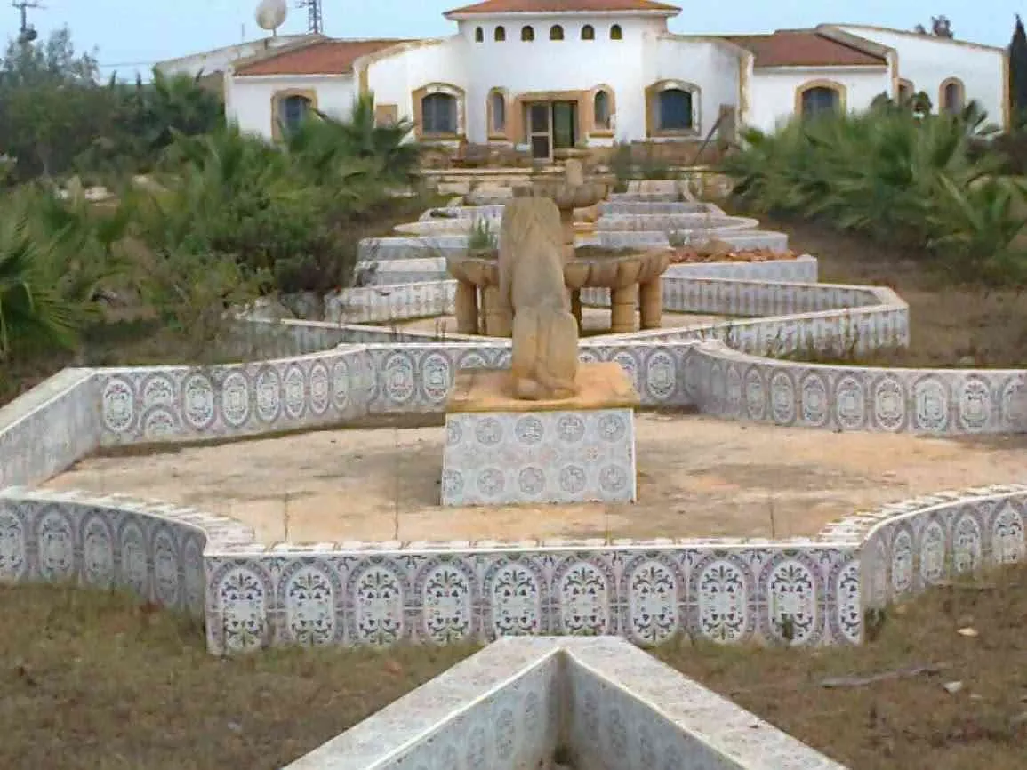 ضيعة للبيع قرب سد الرويضة  على الطريق - الجديدة