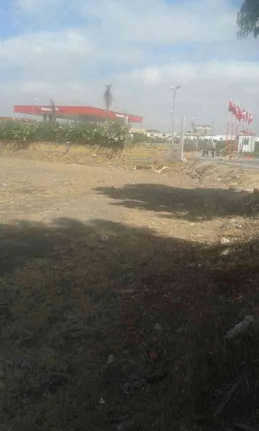 ارض للبيع قرب محطة البنزين بيطرومين على طريق مديونة - الدار البيضاء