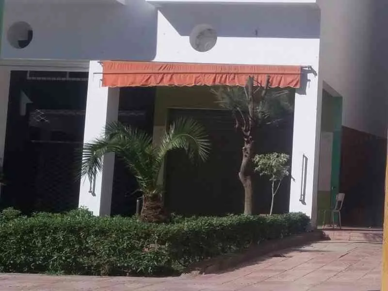 Local a vendre titre de 30 m2 plus mezzanine Avenue des far agadir - أكادير (2)