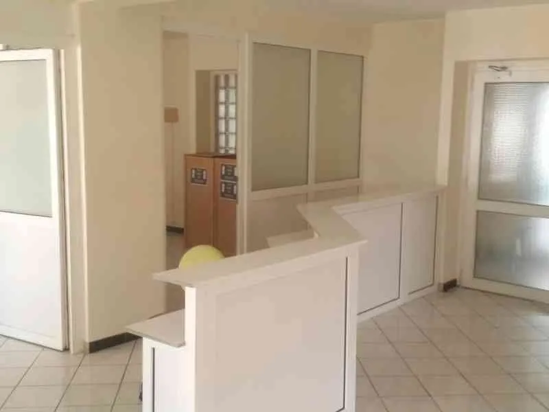 Plateau bureaux a vendre 165.000dh avenue Hassan 2 - أكادير (2)