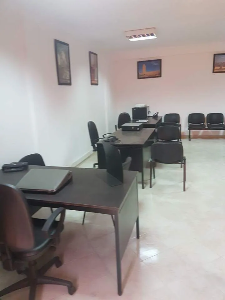 vente pas de porte d'un bureau - مراكش (4)