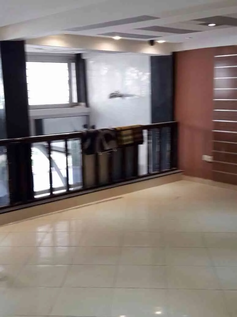 Magasin avec Mezanine a coté café Blanco - فاس (4)