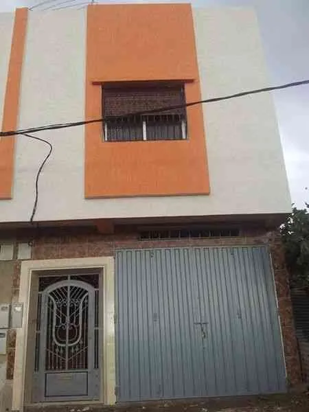 Magasins 190 m2 a vendre - طنجة