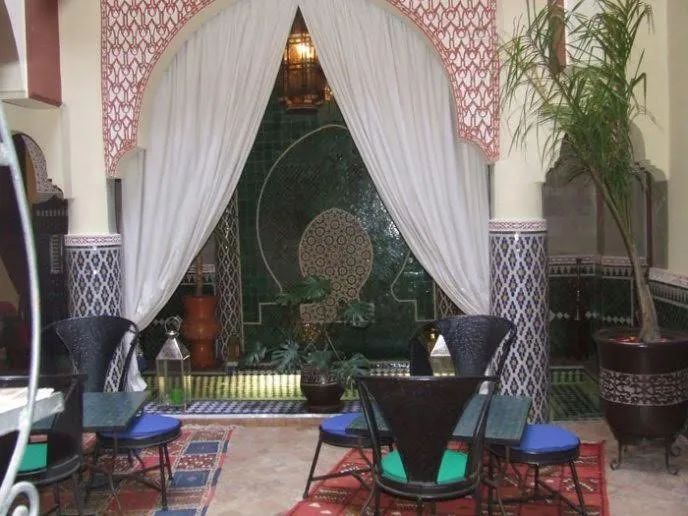 m2maroc, Riad maison d&amp;#039;h&amp;ocirc;tes 280m2 | 6 ch | piscine | terrasse | 3.500.000-Dhs - Ventes - Hotels / Maison d'hôtes - مراكش (4)