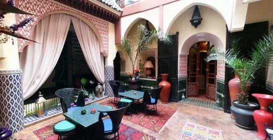 m2maroc, Riad maison d&amp;#039;h&amp;ocirc;tes 280m2 | 6 ch | piscine | terrasse | 3.500.000-Dhs - Ventes - Hotels / Maison d'hôtes - مراكش