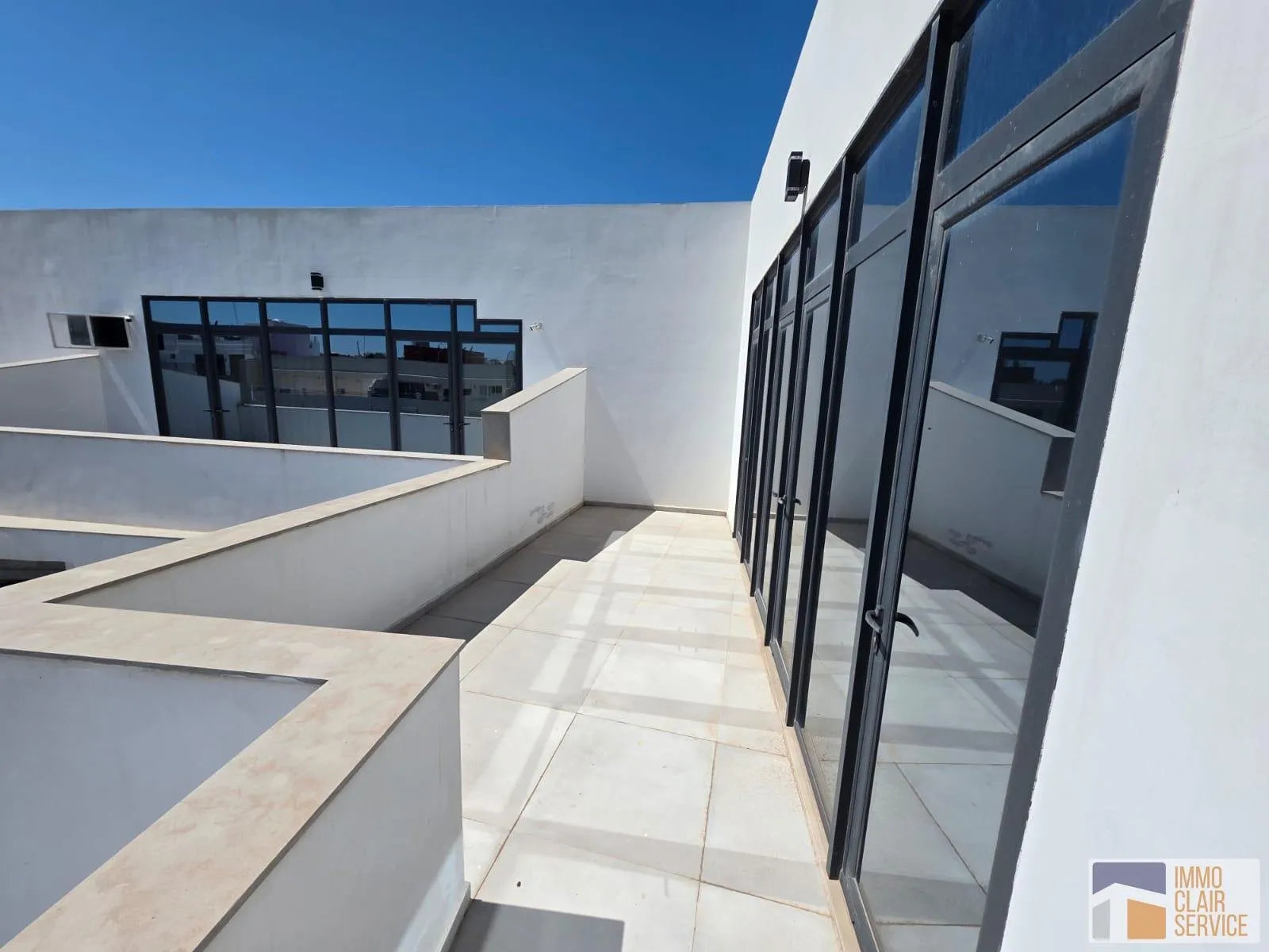 Location plateau bureau avec terrasse deux façades  (Agdal - Rabat) - الرباط (2)