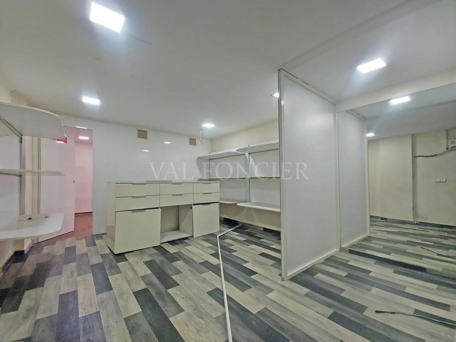 Location local commercial 100m2 Ghandi, Casablanca - الدار البيضاء (3)