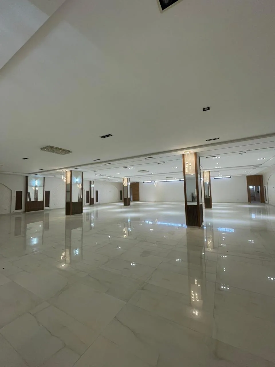 Immeuble Commercial Premium à louer à Rabat - الرباط (2)