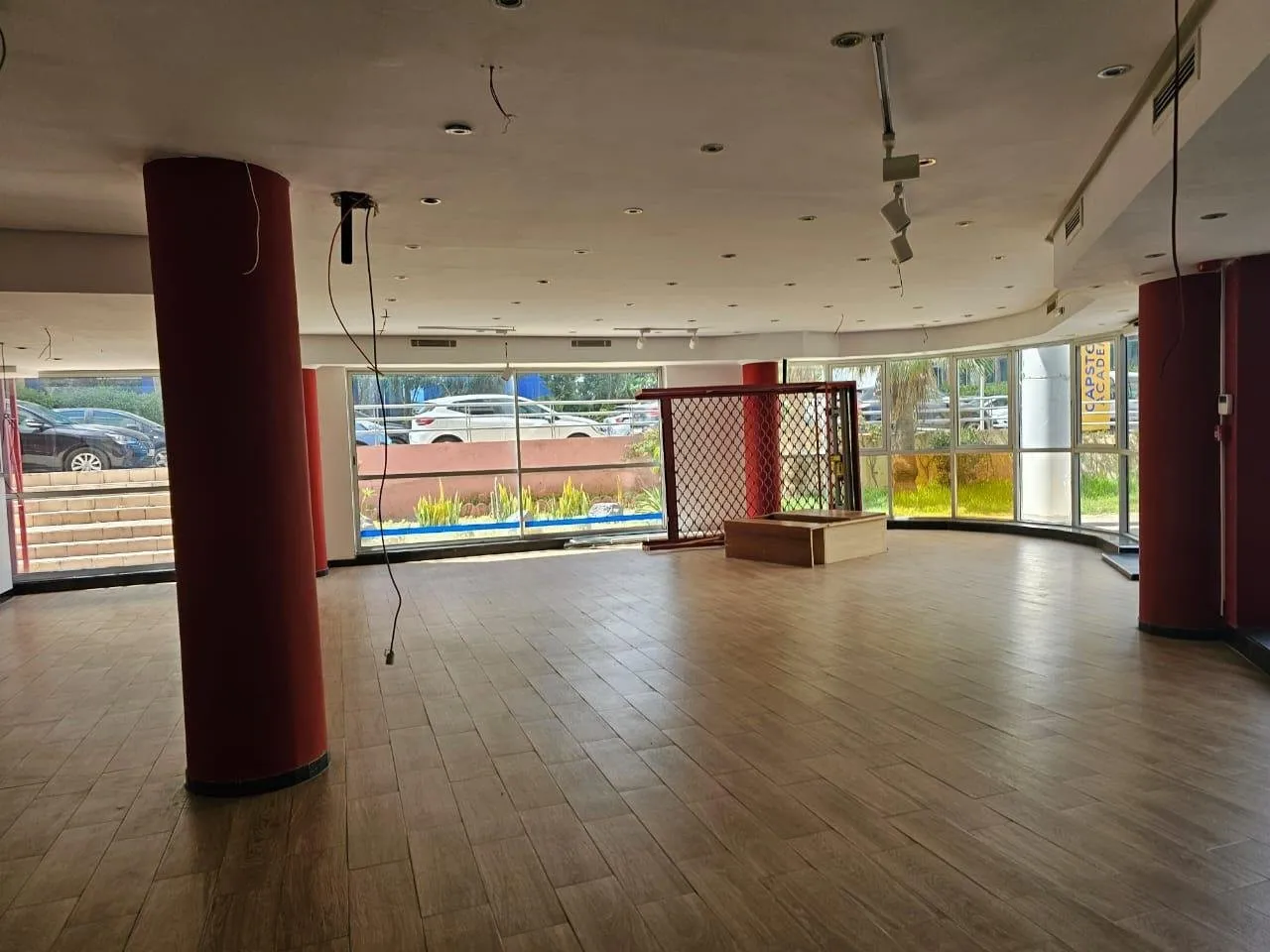 Local commercial 338mÂ² quartier aministratif Ã  louer - الدار البيضاء