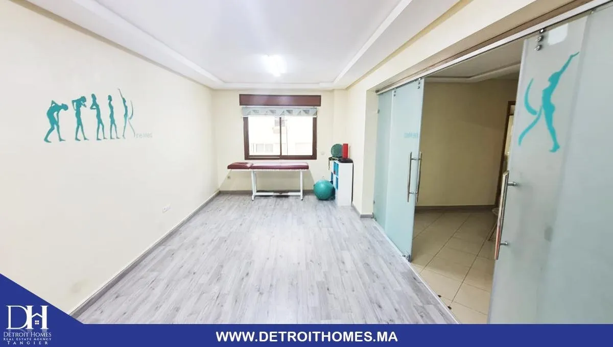 Bureau à louer en plein centre ville - طنجة