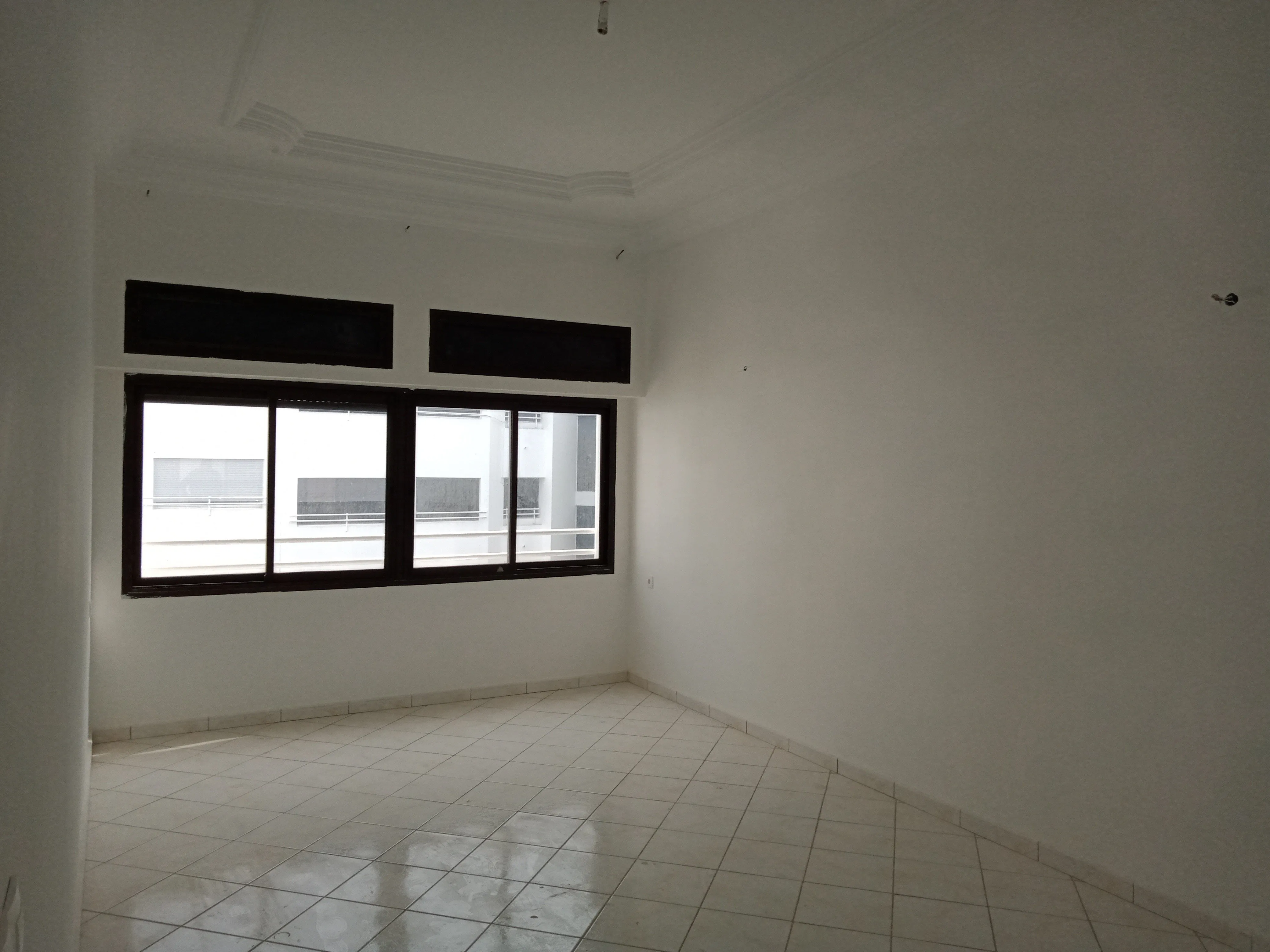 Magasin à louer situé sur grande avenue à Agdal - الرباط (3)