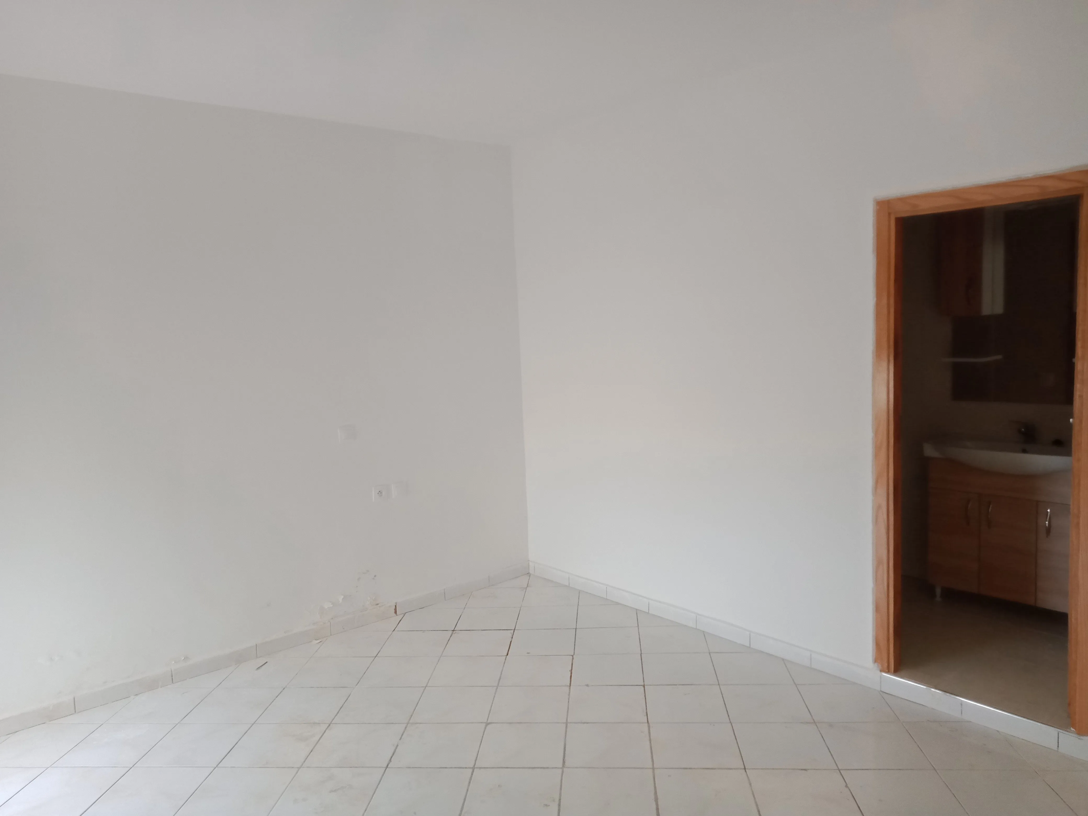 Magasin à louer situé sur grande avenue à Agdal - الرباط (4)