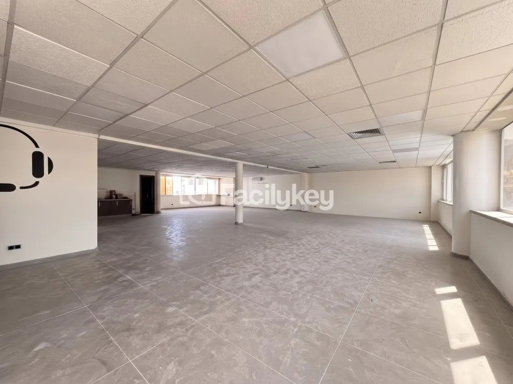 Bureau de 210 m² à Casablanca - الدار البيضاء (3)