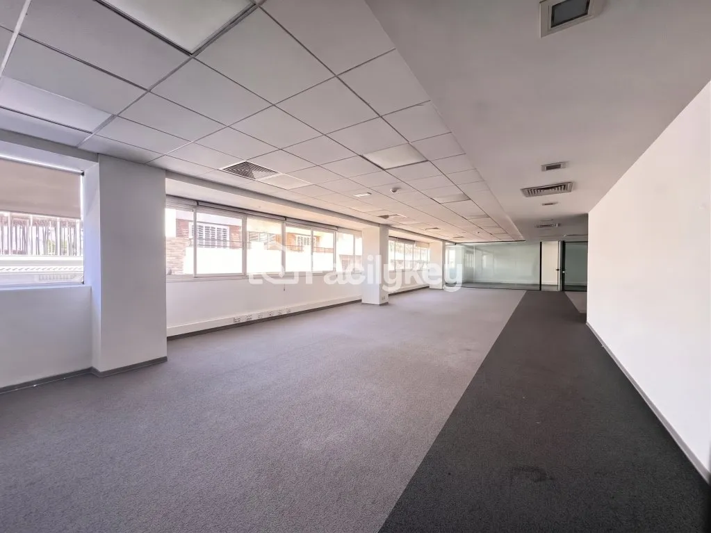 Bureau de 348 m² à Casablanca - الدار البيضاء (2)
