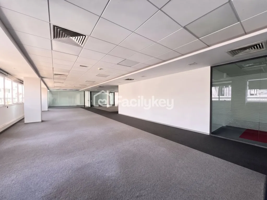 Bureau de 348 m² à Casablanca - الدار البيضاء (3)