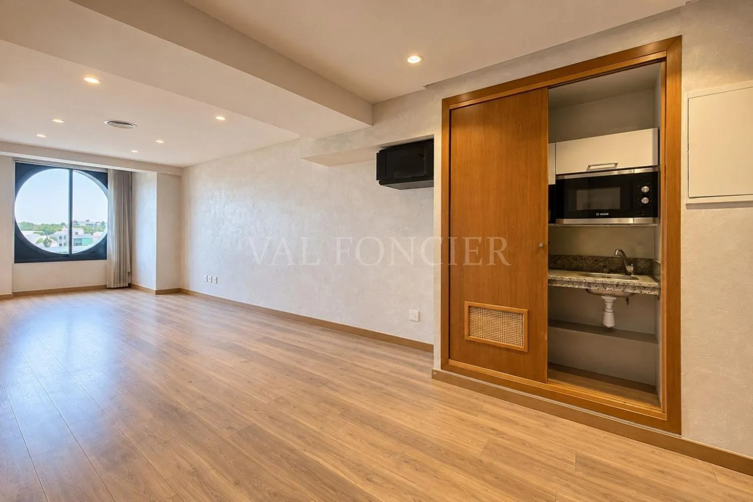 Location Bureau haut standing 91m2 avec parking Route d’El Jadida – Ghandi, Casablanca - الدار البيضاء (2)