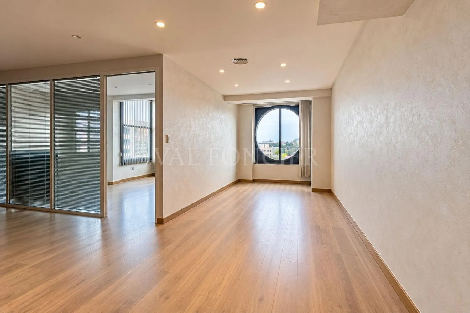 Location Bureau haut standing 91m2 avec parking Route d’El Jadida – Ghandi, Casablanca - الدار البيضاء