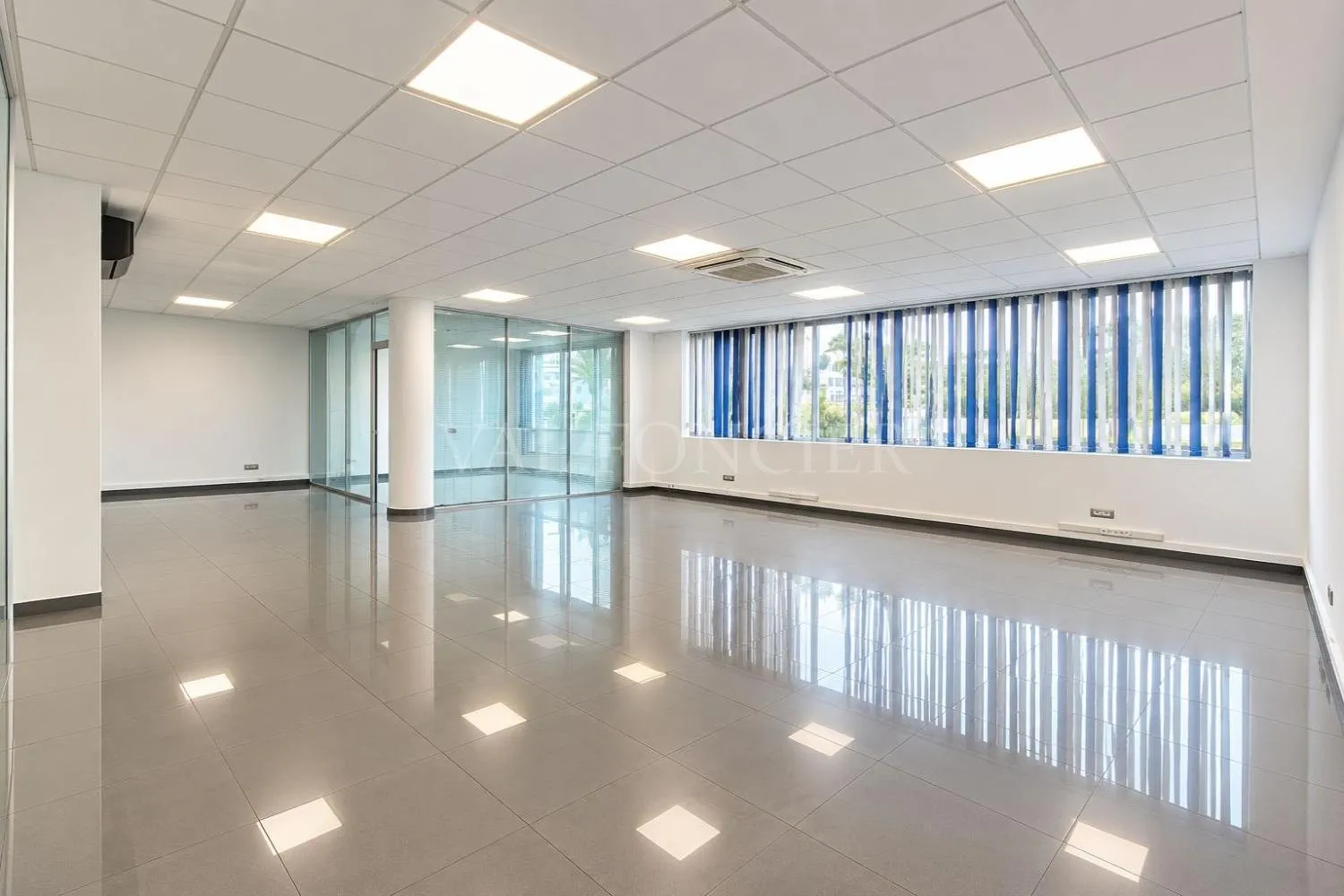 Location Bureau aménagé 144m2 avec 2 places de garage, Casablanca - الدار البيضاء (3)
