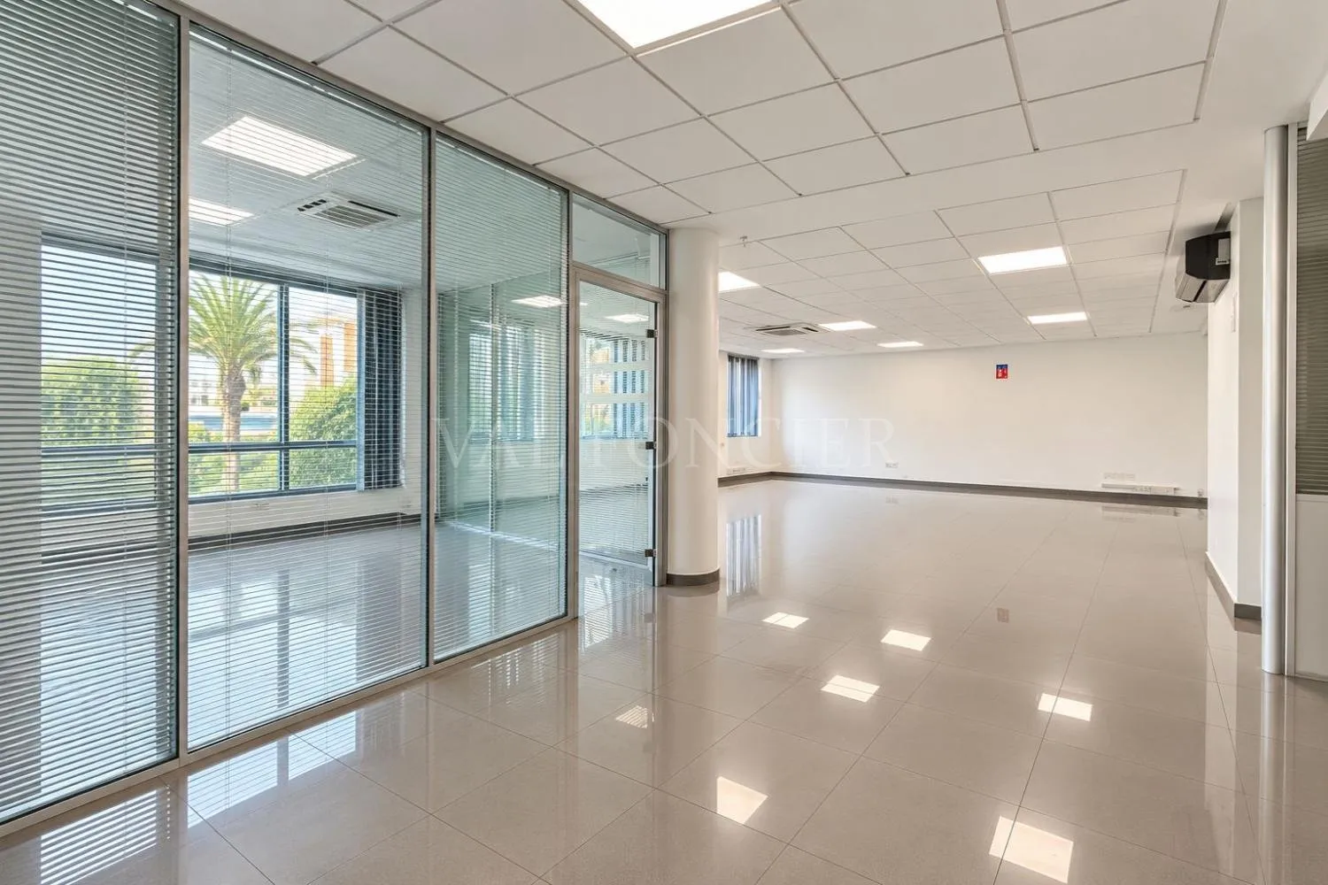 Location Bureau aménagé 144m2 avec 2 places de garage, Casablanca - الدار البيضاء (4)