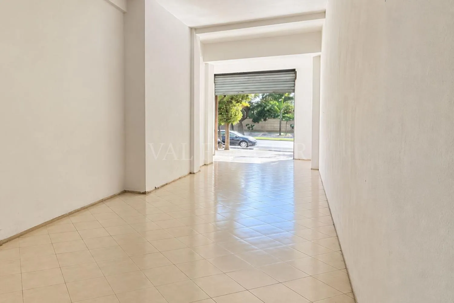 Location Local commercial 52m2 avec possibilité de mezzanine Sidi Othmane, Casablanca - الدار البيضاء (2)